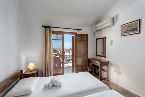 Areti Apartments in Poros
