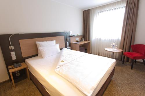 Astor und Aparthotel Ideally located in the prime touristic area of City Center - Old Town, Astor und Aparthotel - Superior promises a relaxing and wonderful visit. The hotel offers a high standard of service and amenitie