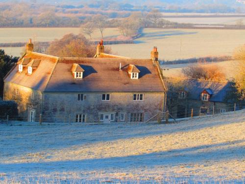 Cools Farm B&B + Cottages - Accommodation - East Knoyle
