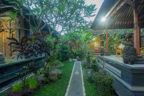 Nang Ade House - Tap to explore photos