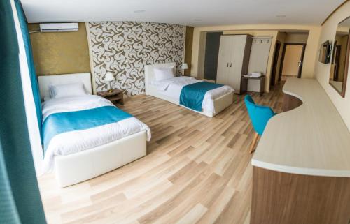 Monopoly Hotel - image 6
