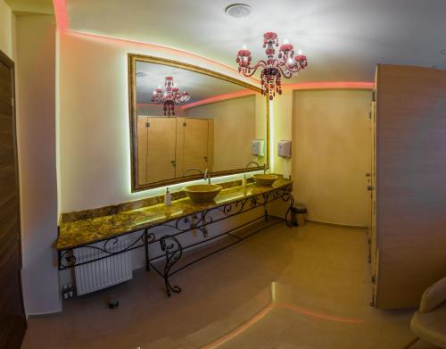 Monopoly Hotel - image 13