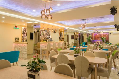 Monopoly Hotel - image 7