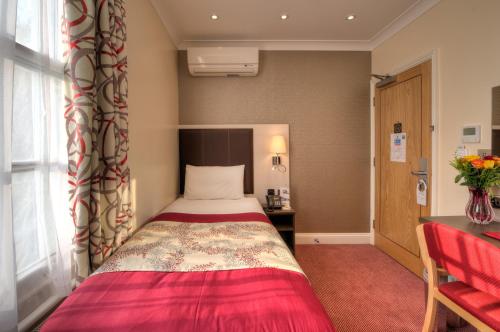 Best Western Buckingham Palace Rd - image 10