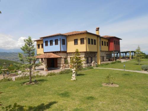 Estate Kalaitzis - Κτήμα Καλαϊτζή | Noble vineyard, vintage hospitality