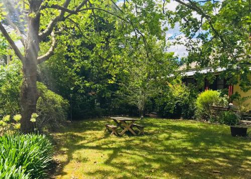 The Chalet Guesthouse And Studio in Medlow Bath