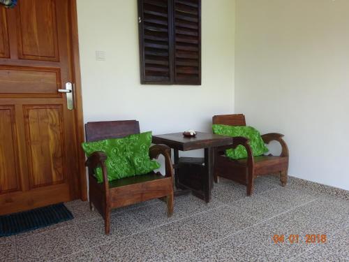 Murnis Bungalow – Lovina Beach, CO