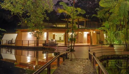 Arahuana Jungle Resort & Spa in เตนา