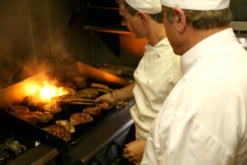 The Pytchley Inn - image 7