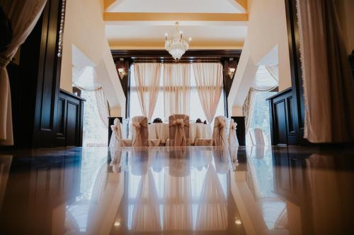 Hotel Lacu Rosu - image 10