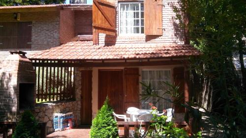 2 bedrooms, 4 beds