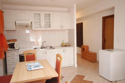 Apartments by the sea Pasadur Lastovo - 8391 - image 5