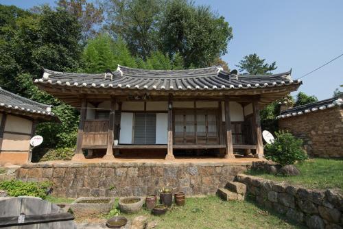 Jinrae Lee's Traditional House