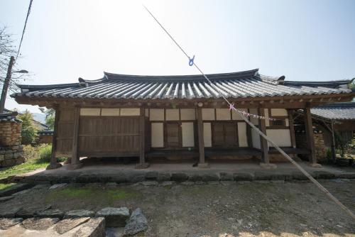 Jinrae Lee's Traditional House