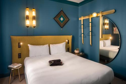 room detail thumbnail 0