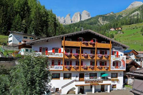 Hotel Fiorenza, Campitello di Fassa