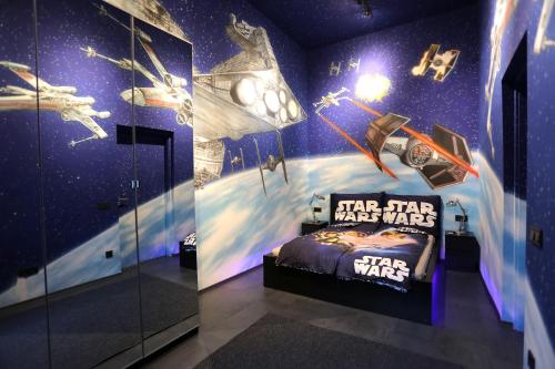 

d.FIVE Galactic Apartment