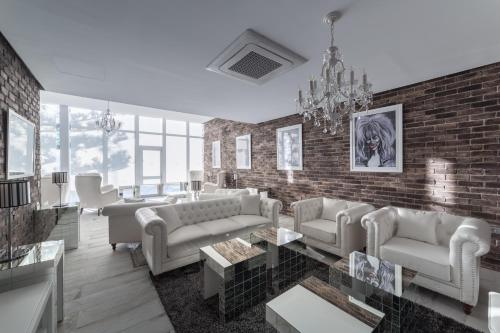 Sandos Benidorm Suites - image 9