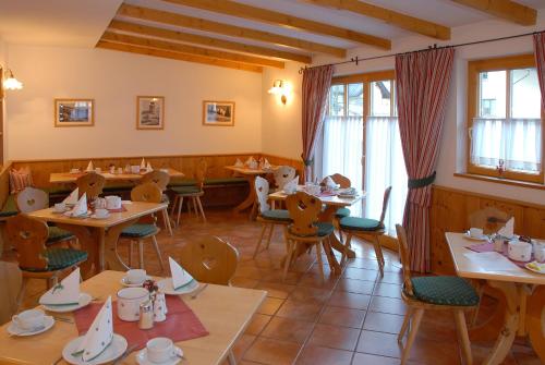 Restoran, Hotel Pension Hubertus in Zell Am See