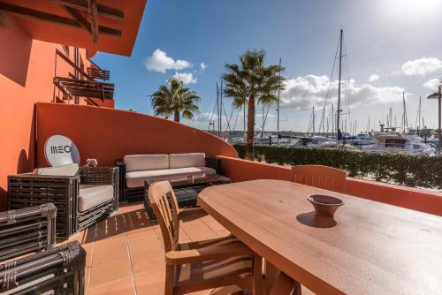  Luxury Apartment, Marina, Beach & Pool, Ferienwohnung in Portimão