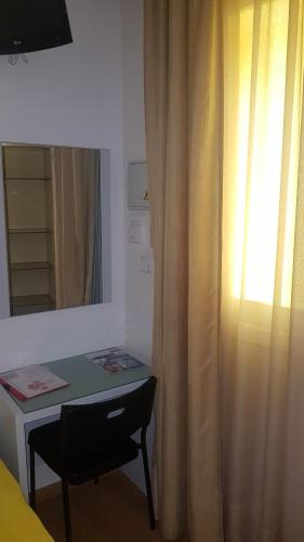 Hotel y Apartamentos Doña Lola - image 4