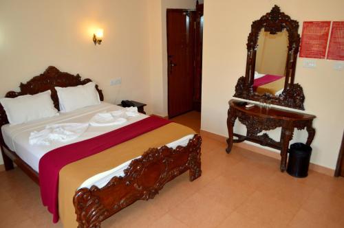 Chambre double, vue sur la piscine