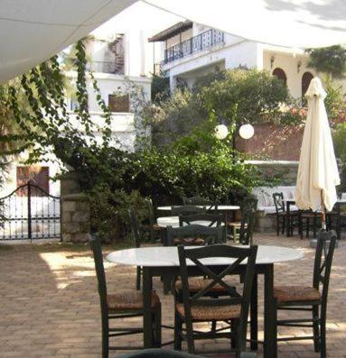 Ξενοδοχείο ΄Οασις (Oasis Hotel)