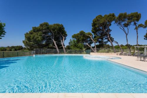 Madame Vacances Domaine du Provence Country Club Service Premium - Accommodation - Saumane-de-Vaucluse