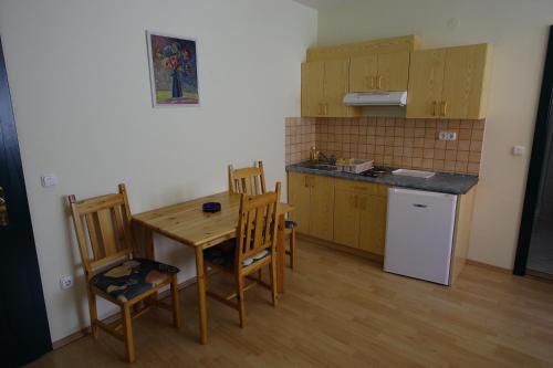 Bacchus Panzió Hotel - image 14
