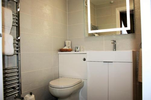 Ilfracombe House - image 10