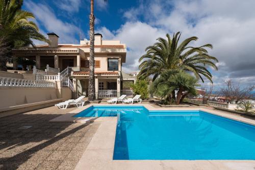 Teresita High Views with private pool