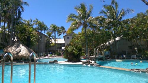 . Noosaville Resort Living on Noosa River Gympie Terrace