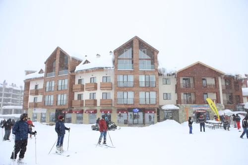 Two Level Apartment near Gondola