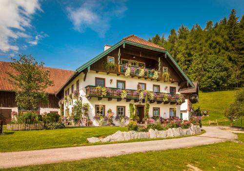  Wohlfühlbauernhof Bambichlhof, Pension in Fuschl am See