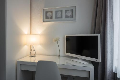 Double room, shared bathroom