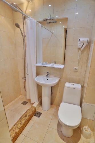 Neftyanik Hotel