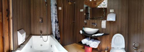 New Jacquline Heritage Houseboats