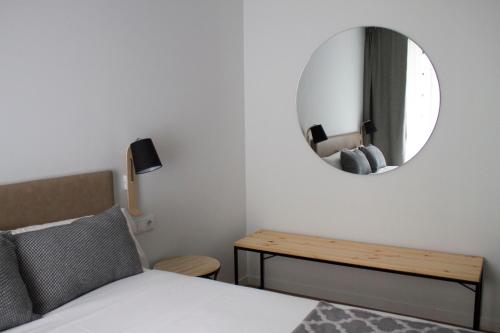 Lux Apartamentos Rosalia - image 12