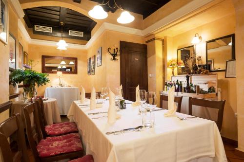 ห้องอาหาร, Rooms & Restaurant Ostarija in โดเลนจ์สเกโทพลิซ