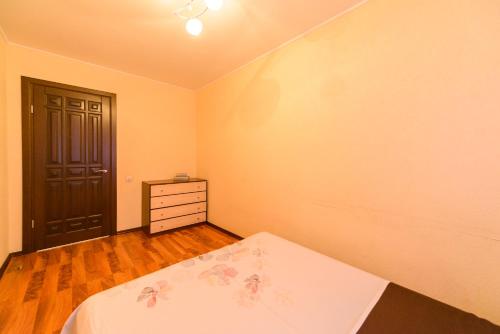 Apartment on Hryhoriia Chuprynky - main image
