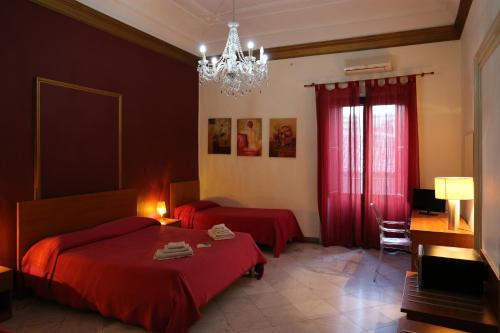 1 queen bed, 1 twin bed