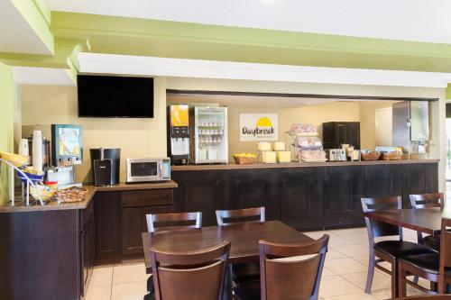 Food and beverages, Days Inn by Wyndham San Jose Milpitas in Milpitas (CA)
