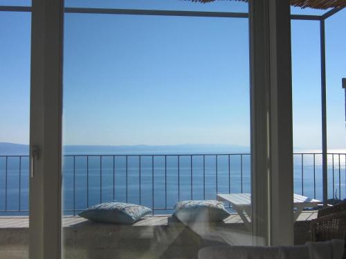 House Mate