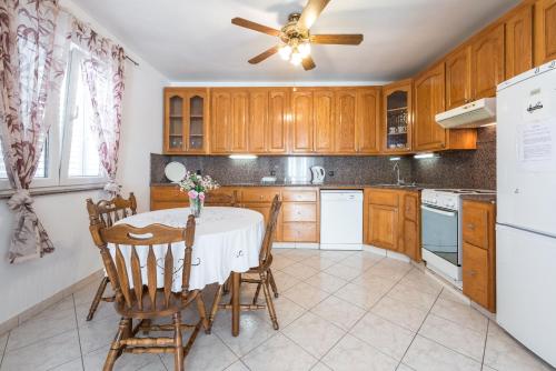 View Port Apartment - image 9