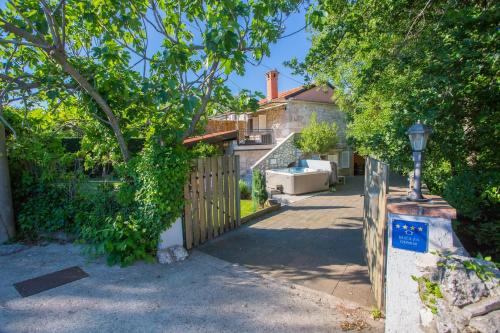 Holiday House Mlin - image 12