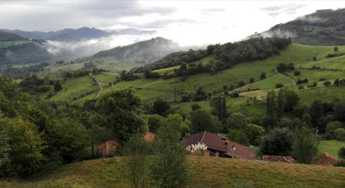 Apartamentos El Llanin