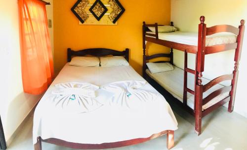 1 double bed, 2 bunk beds