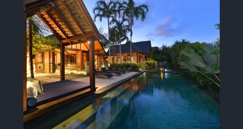 5 bedrooms, 7 beds