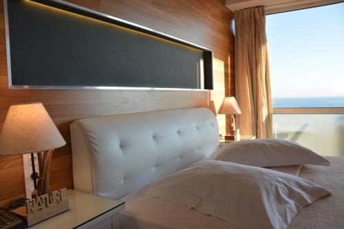 Scorpios Sea Side Hotel - image 7
