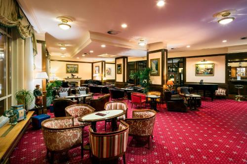 Shared lounge/TV area, Interhotel Central in Karlovy Vary